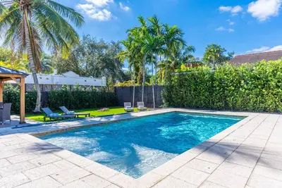 Image de Magnificent pool house