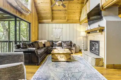 Spacious Jasper Cabin w/ Decks & Pool Access!
