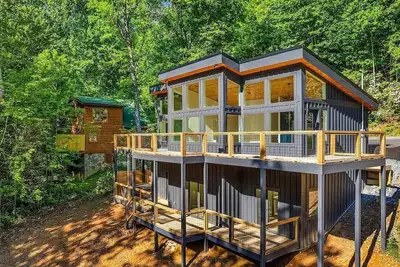 Image de Incredible Summer Retreat! New Cabin in the Woods!