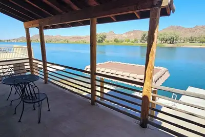 Image de Spacious waterfront 4 bedroom home with WiFi, Ac on Parker Strip with dock views