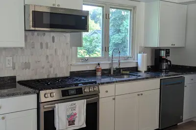 Image de Sweet Ranch House 3-bedroom 1. 5 bath with private beach access in Burlington