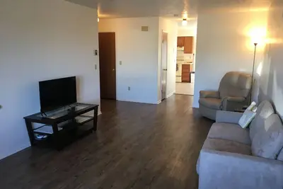 Image de 1, 800sf 3 Stories with 8 beds townhome