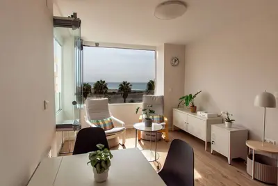 Image de Appartement Moderne Mer Bleue avec Vue sur la Mer