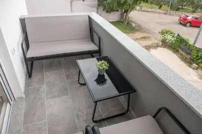 Appartements Marin (11217-A1) - Zaboric (Sibenik)