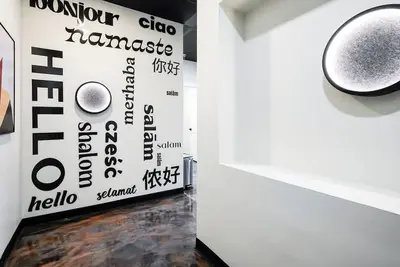 Image de *New* *Unique* 3b/3b sleeps 12 in North Oakland!