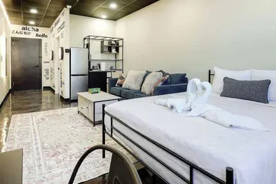 Image de *New* Loft 5 min Shadyside/East Liberty Sleeps 8