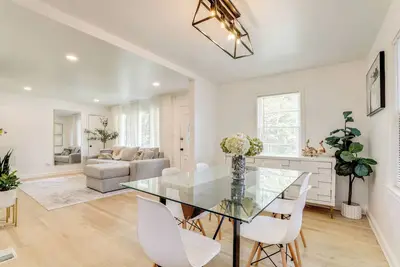 Image de Quiet Getaway ~ 8 Mi to Downtown Atlanta!