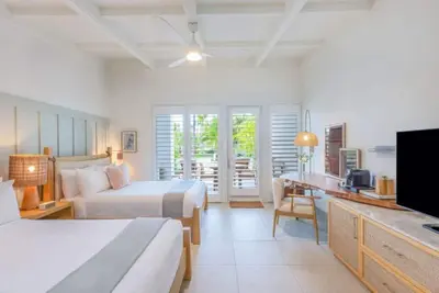 Image de 4 Units Perfect for Big Groups! Beachfront Property with Outdoor Pools!