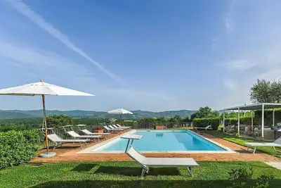 Image de Villa Saffo: A charming three-story villa surrounded by meadows and by green hills, with Free Wi-Fi.