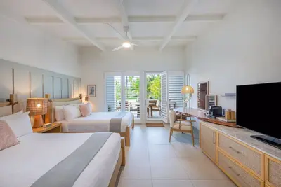 Image de Summer Escapade! Onsite Pool, Steps from the Beach, Pets Allowed, Free Parking!