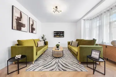 Image de Spacious 4 bed, sleeps 8, good transport link