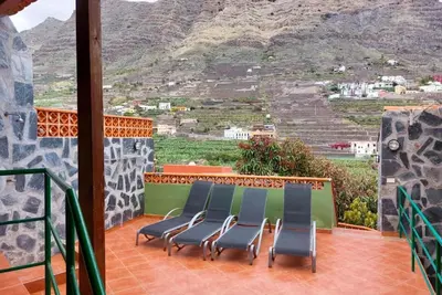 Image de Maison rurale avec vue sur la mer et la montagne, barbecue