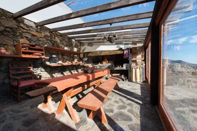 Image de Maison rurale confortable avec de belles vues et barbecue pour un séjour idéal
