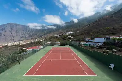 Appartement incroyable avec vue sur la mer et la montagne, tennis et WiFi
