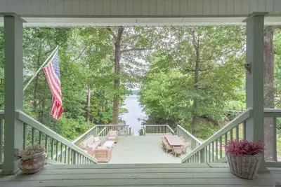 Image de Southern Shore Cottage- Lake Tuscaloosa- 3br/2. 5ba
