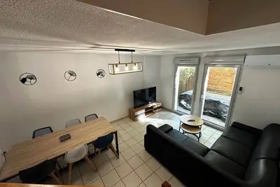 Image de Maison mitoyenne climatisée proche centre ville avec parking gratuit