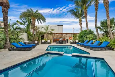 Image de Luxury Condo! 5 Min from Beach! Resort Pool!