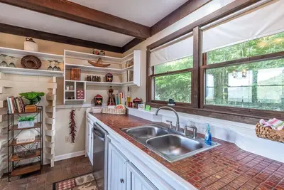 Image de *Free night with any 2+ day reservation, now through March 31*