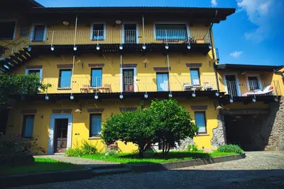 Image de Historic farmhouse with private courtyard - Robin's Nest, Paruzzaro