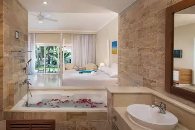 Image de Luxe All-Inclusive Beach Studio