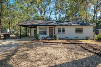 Image de The Renegade - Renovated 3 Bedroom