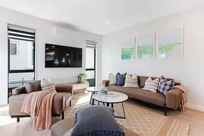 Image de Central Oasis Townhouse with Parking and Air-con