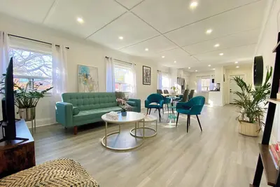 Image de Cozy Pickering Lakeside Home