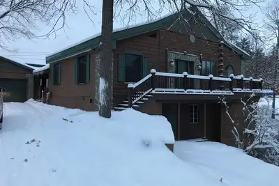 Image de Ausable River waterfront 4-bed house in Grayling w/dock, patio, firepit, garage.