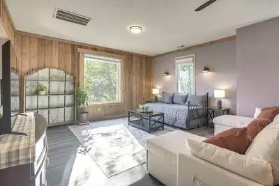 Image de Downtown Condo ~ 23 Mi to Hocking Hills State Park