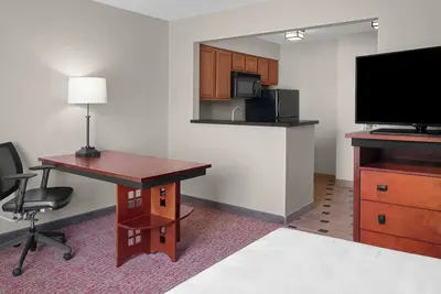 Image de Homey Extended Stay! Full Kitchen, Free Parking, Free Airport Shuttle!