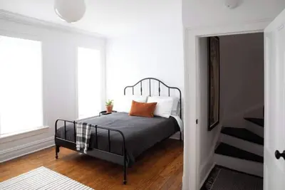 Image de Historic Nyc Townhouse in Landmarked District