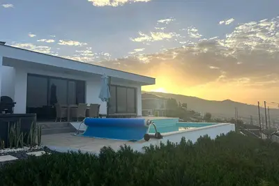 Image de Villa Sundowner - pool, jacuzzi, sea view