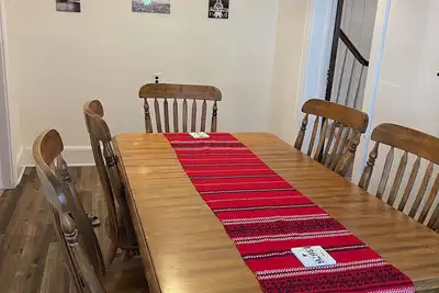 Image de Charming 3-bedroom townhome with WiFi, in central location in Potsdam Village