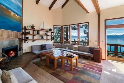 Image de Lakefront Tahoe Cabin with Hot Tub & Pier, Avail. starting 2/16/26 For Ski Lease