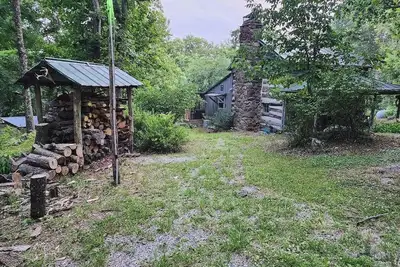 Image de Cozy Cabin w/ Natural Beauty! 2-bedroom cabin in wonderful Bedford, Va.