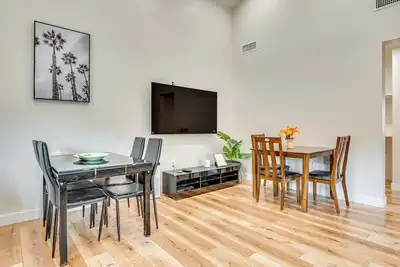 Image de 10 Mi to Dtwn La: Cat-Friendly Rosemead Cottage