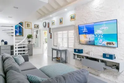 Choose To Be Happy @ The Seville #E3 [2-Bedroom]