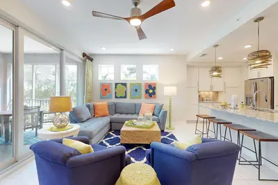 Image de Resort style amenities, family and dog friendly luxurious home, close to beaches