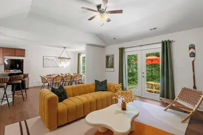 Image de Cozy 3bd w/ Backyard Bbq & Patio - 15 Mins Downtown