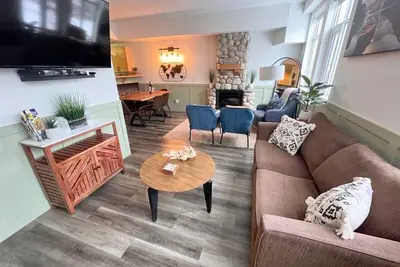 Image de Three Peaks Getaway 2 bedrooms & 2 bath-sleeps 6