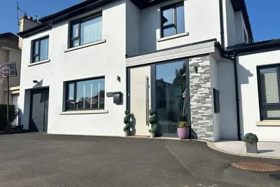 Image de 4 bed house available for 2025 Portrush Open