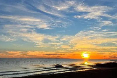 Image de 3-bedroom updated fishing cabin on the bay in Seadrift with WiFi & Central Ac