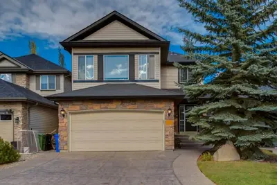 Image de Ember Haven - 1 Hr Banff | Yard | Bbq | 20m Airprt