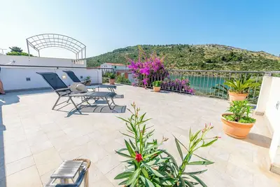 Image de Maison Igor (10654-K1) - Rogoznica