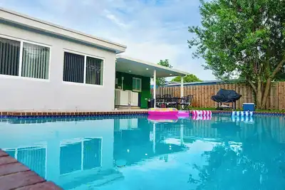 Image de Modern Home with Private near the Hard Rock Stadium, Beach, Casino