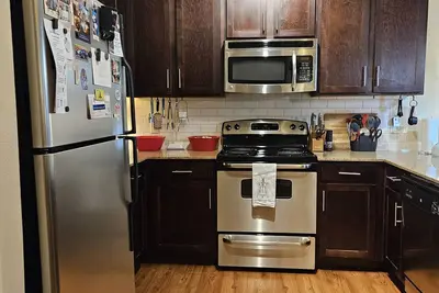 Image de Cozy 2-bedroom apartment in So. Austin with backyard, WiFi, fitness room, pool