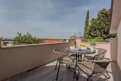 Appartements Mil (111871-A2) - Karlobag