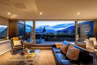 Image de Peak Views | Lakefront Luxury, Gas Fire, Hot Tub