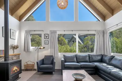 Image de Snowy Chalet - Central Village