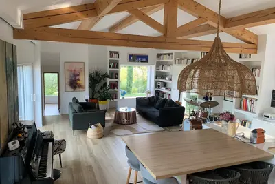 Image de A 5 minutes en voiture du centre d'Aix en Provence, dans un écrin de nature!